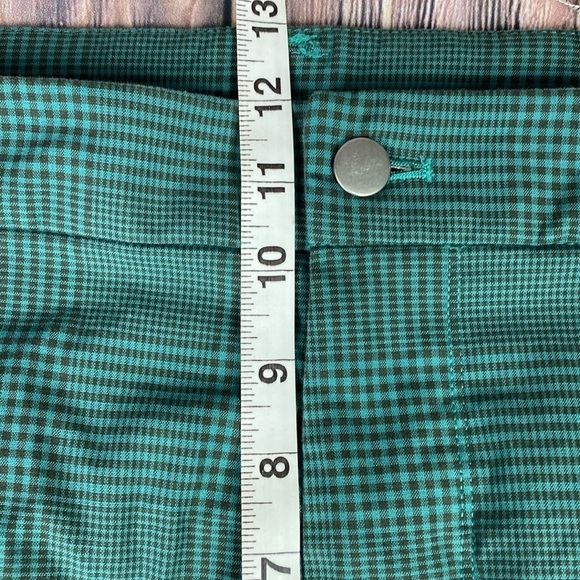 Lululemon Athletica Kahuna Chino Shorts - Picture 6 of 10